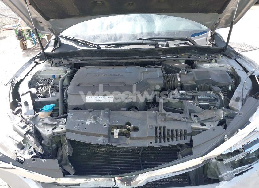 Photo 10 of 2016 Honda Accord TOURING (VIN 1HGCR3F97GA015854)