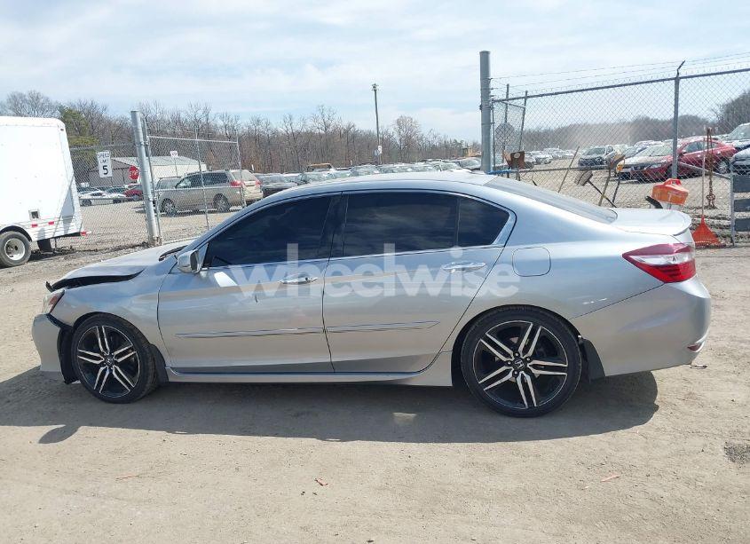 Photo 14 of 2016 Honda Accord TOURING (VIN 1HGCR3F97GA015854)