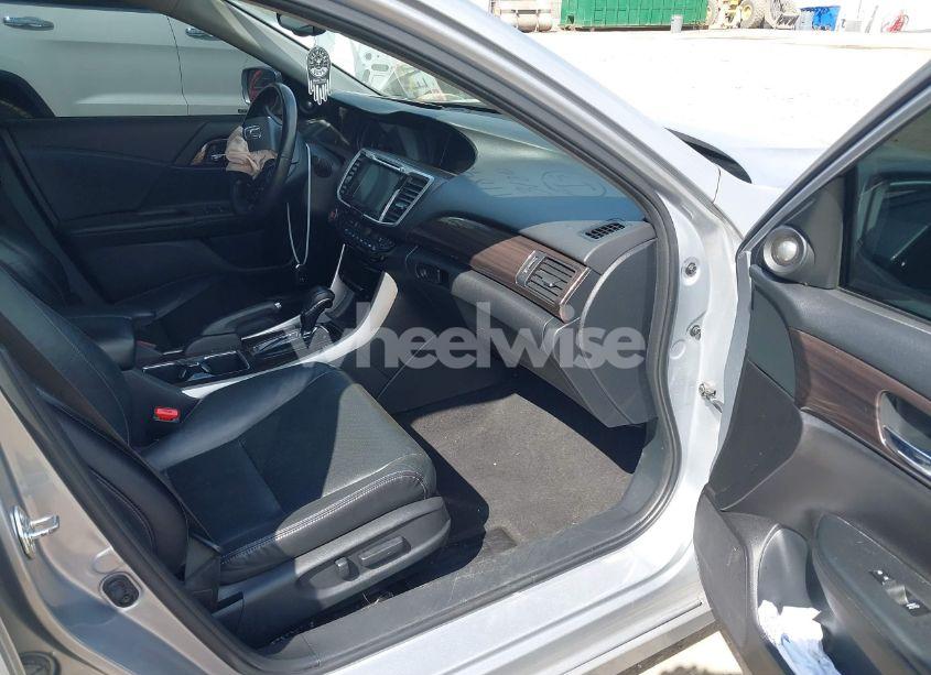 Photo 5 of 2016 Honda Accord TOURING (VIN 1HGCR3F97GA015854)