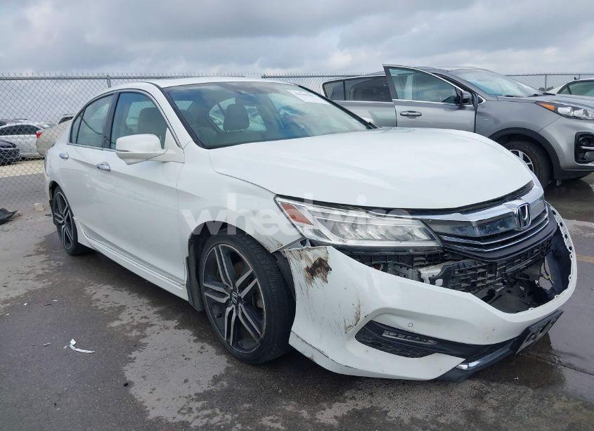 2016 Honda Accord TOURING (VIN 1HGCR3F97GA029298) main photo