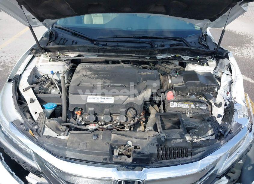 Photo 10 of 2016 Honda Accord TOURING (VIN 1HGCR3F97GA029298)