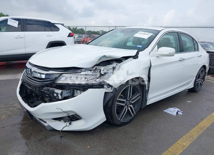 Photo 2 of 2016 Honda Accord TOURING (VIN 1HGCR3F97GA029298)