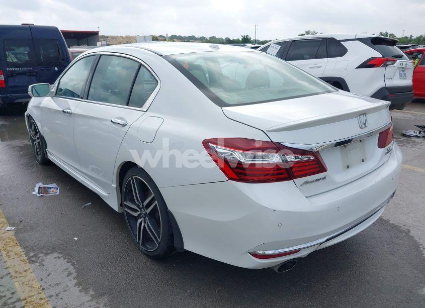 Photo 3 of 2016 Honda Accord TOURING (VIN 1HGCR3F97GA029298)