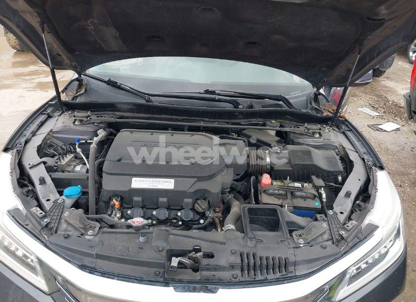 Photo 10 of 2017 Honda Accord TOURING V6 (VIN 1HGCR3F97HA028928)