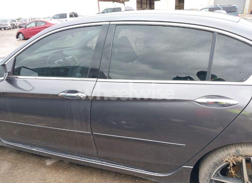 Photo 14 of 2017 Honda Accord TOURING V6 (VIN 1HGCR3F97HA028928)