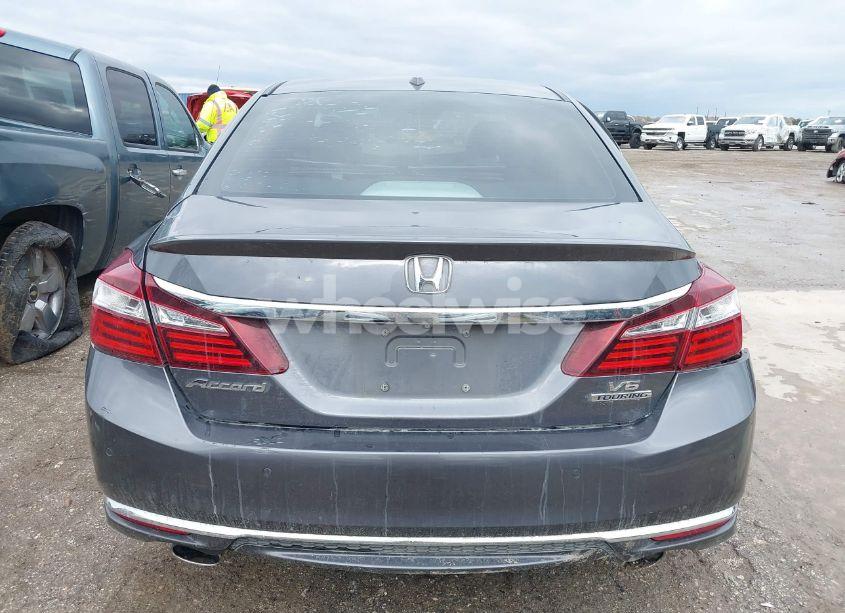Photo 16 of 2017 Honda Accord TOURING V6 (VIN 1HGCR3F97HA028928)