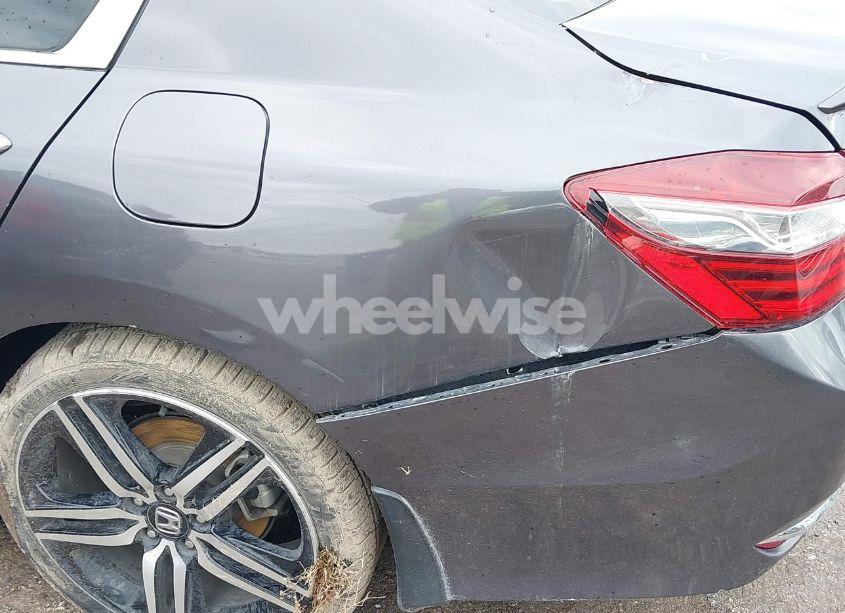 Photo 6 of 2017 Honda Accord TOURING V6 (VIN 1HGCR3F97HA028928)