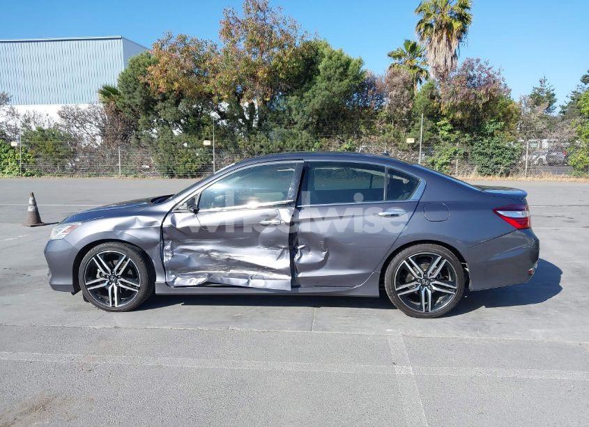 Photo 14 of 2017 Honda Accord TOURING V6 (VIN 1HGCR3F97HA030310)