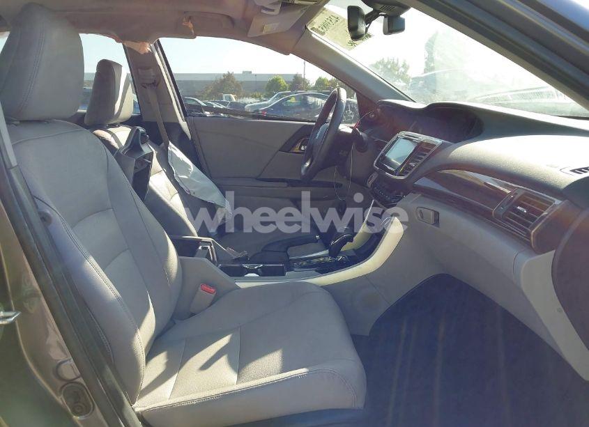 Photo 5 of 2017 Honda Accord TOURING V6 (VIN 1HGCR3F97HA030310)