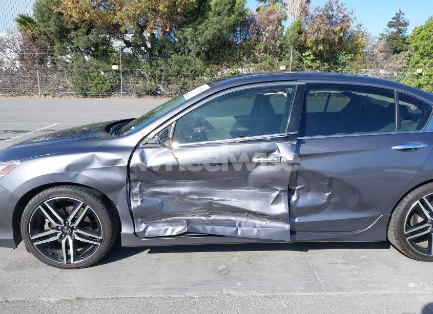 Photo 6 of 2017 Honda Accord TOURING V6 (VIN 1HGCR3F97HA030310)