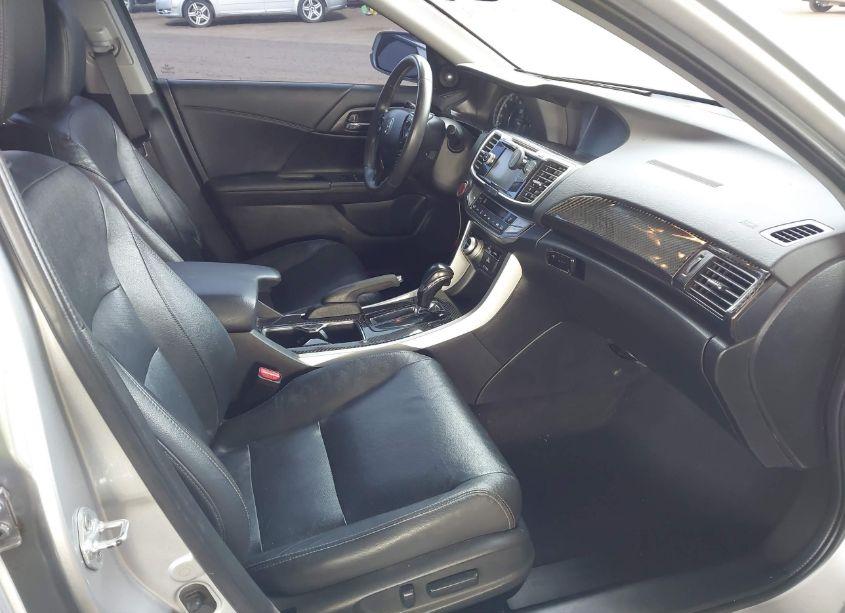 Photo 5 of 2013 Honda Accord TOURING (VIN 1HGCR3F98DA031590)