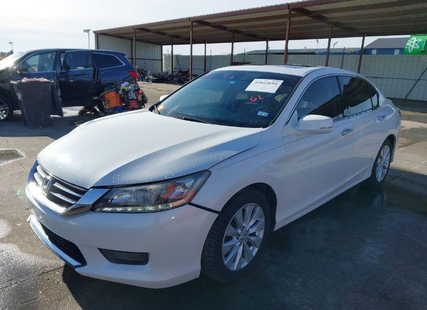 Photo 2 of 2015 Honda Accord TOURING (VIN 1HGCR3F98FA030751)