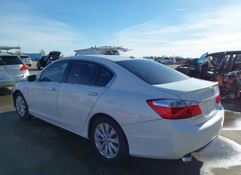 Photo 3 of 2015 Honda Accord TOURING (VIN 1HGCR3F98FA030751)