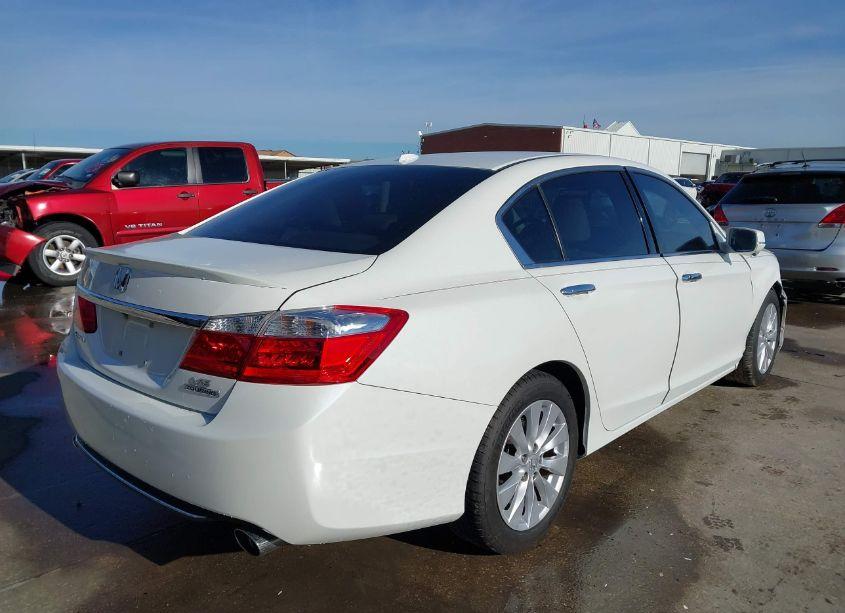 Photo 4 of 2015 Honda Accord TOURING (VIN 1HGCR3F98FA030751)