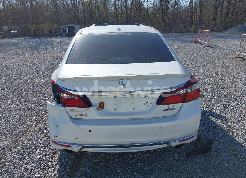Photo 17 of 2016 Honda Accord TOURING (VIN 1HGCR3F98GA006077)
