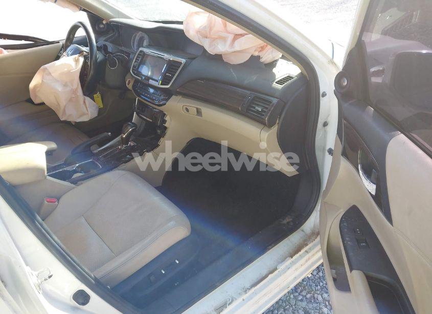 Photo 5 of 2016 Honda Accord TOURING (VIN 1HGCR3F98GA006077)