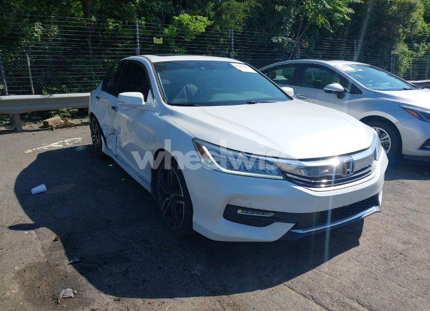 2016 Honda Accord TOURING (VIN 1HGCR3F98GA027401) main photo