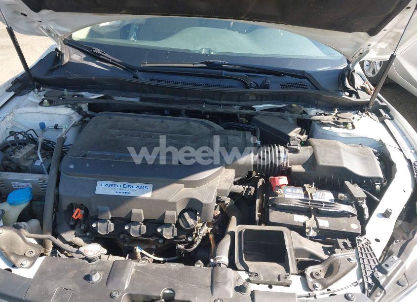 Photo 10 of 2016 Honda Accord TOURING (VIN 1HGCR3F98GA027401)