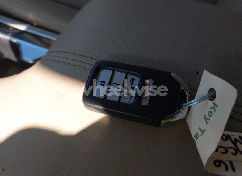 Photo 11 of 2016 Honda Accord TOURING (VIN 1HGCR3F98GA027401)