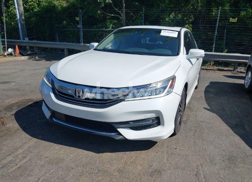 Photo 12 of 2016 Honda Accord TOURING (VIN 1HGCR3F98GA027401)