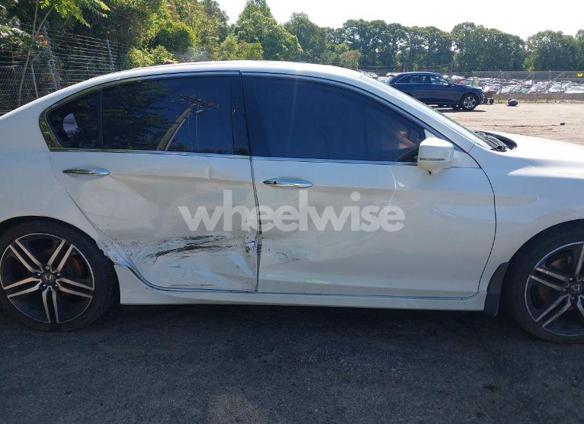 Photo 13 of 2016 Honda Accord TOURING (VIN 1HGCR3F98GA027401)