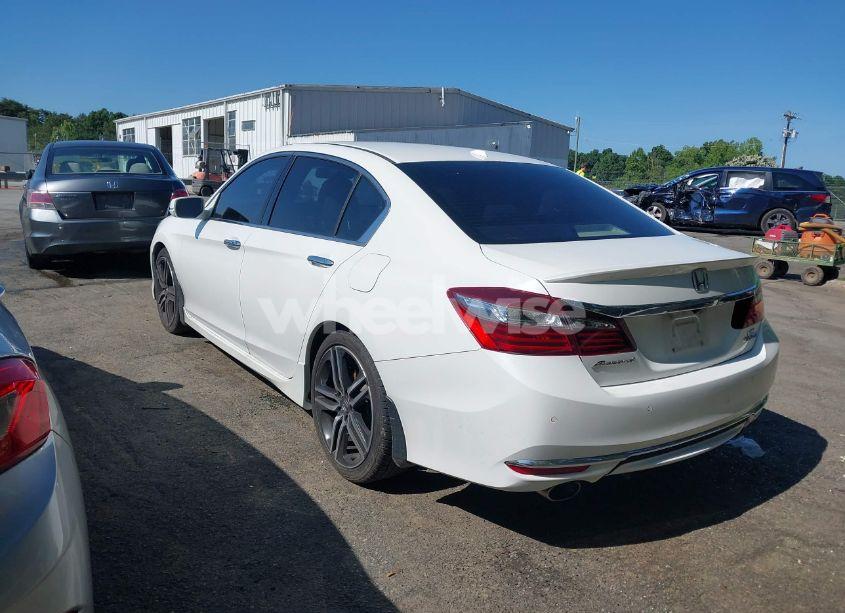 Photo 3 of 2016 Honda Accord TOURING (VIN 1HGCR3F98GA027401)