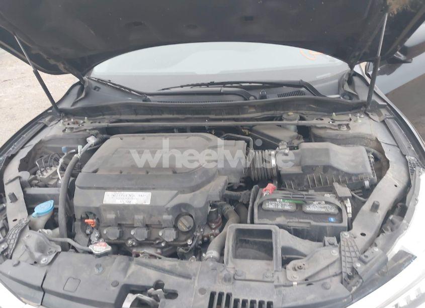 Photo 10 of 2016 Honda Accord TOURING (VIN 1HGCR3F98GA031240)