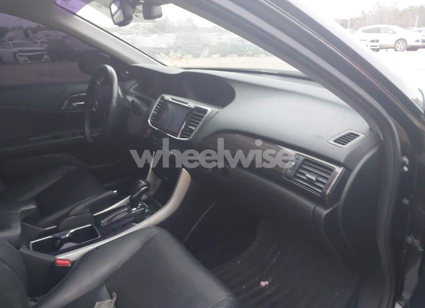 Photo 5 of 2016 Honda Accord TOURING (VIN 1HGCR3F98GA031240)