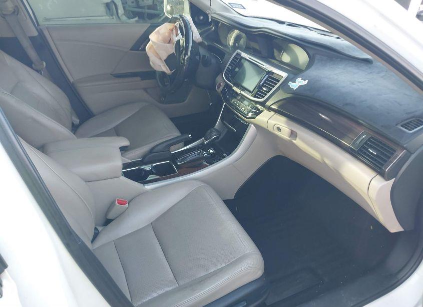 Photo 5 of 2017 Honda Accord TOURING V6 (VIN 1HGCR3F98HA006839)