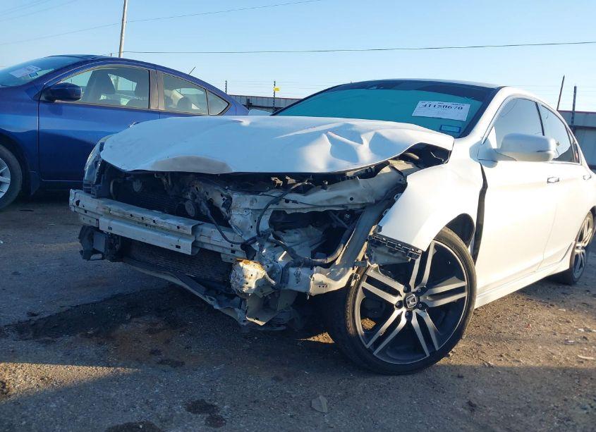 Photo 6 of 2017 Honda Accord TOURING V6 (VIN 1HGCR3F98HA006839)