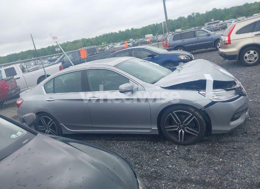 Photo 14 of 2017 Honda Accord TOURING V6 (VIN 1HGCR3F98HA033961)