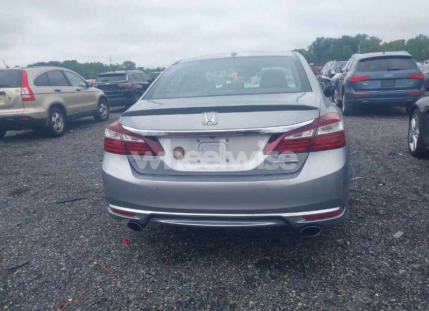 Photo 17 of 2017 Honda Accord TOURING V6 (VIN 1HGCR3F98HA033961)