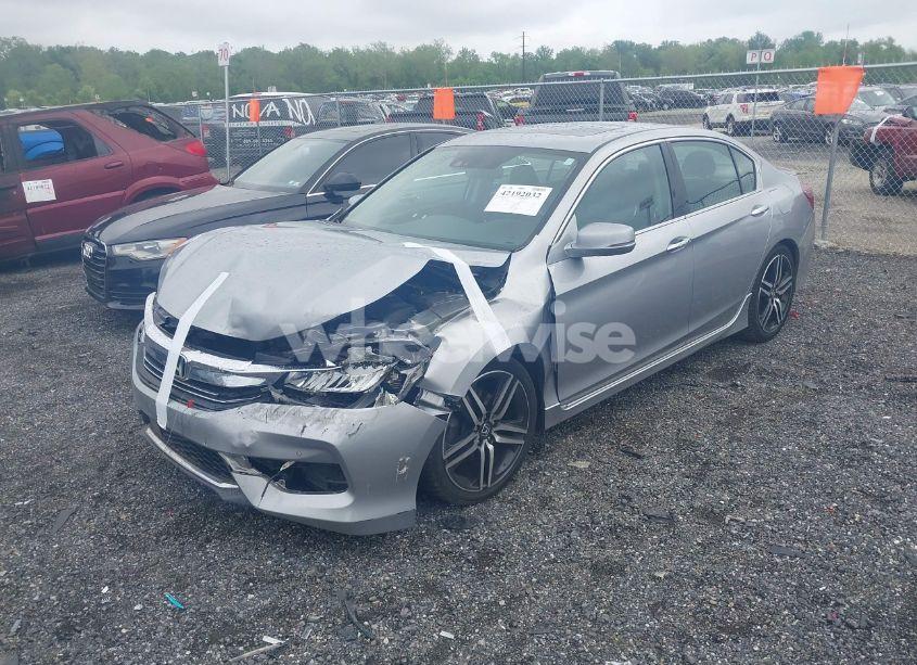 Photo 2 of 2017 Honda Accord TOURING V6 (VIN 1HGCR3F98HA033961)