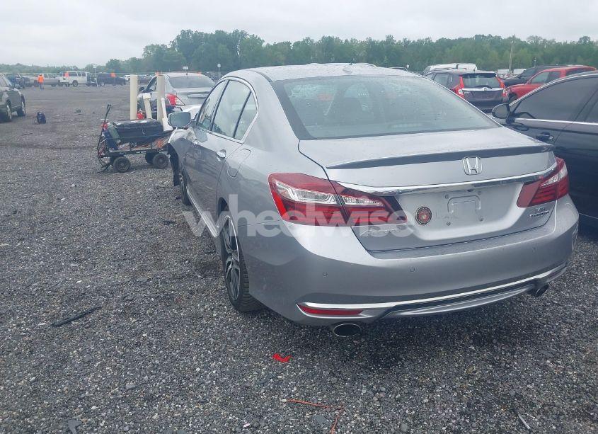 Photo 3 of 2017 Honda Accord TOURING V6 (VIN 1HGCR3F98HA033961)