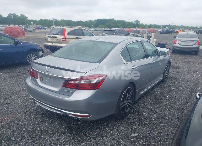 Photo 4 of 2017 Honda Accord TOURING V6 (VIN 1HGCR3F98HA033961)