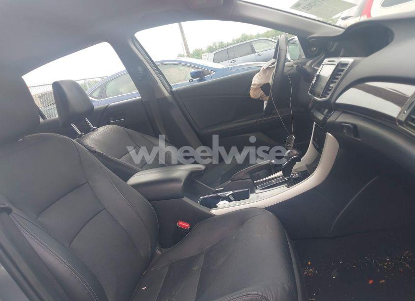 Photo 5 of 2017 Honda Accord TOURING V6 (VIN 1HGCR3F98HA033961)