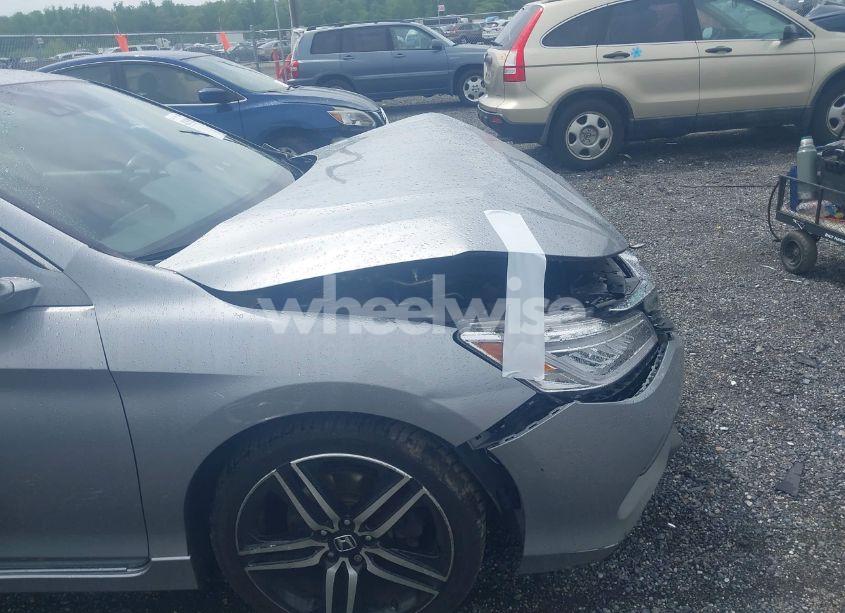 Photo 6 of 2017 Honda Accord TOURING V6 (VIN 1HGCR3F98HA033961)