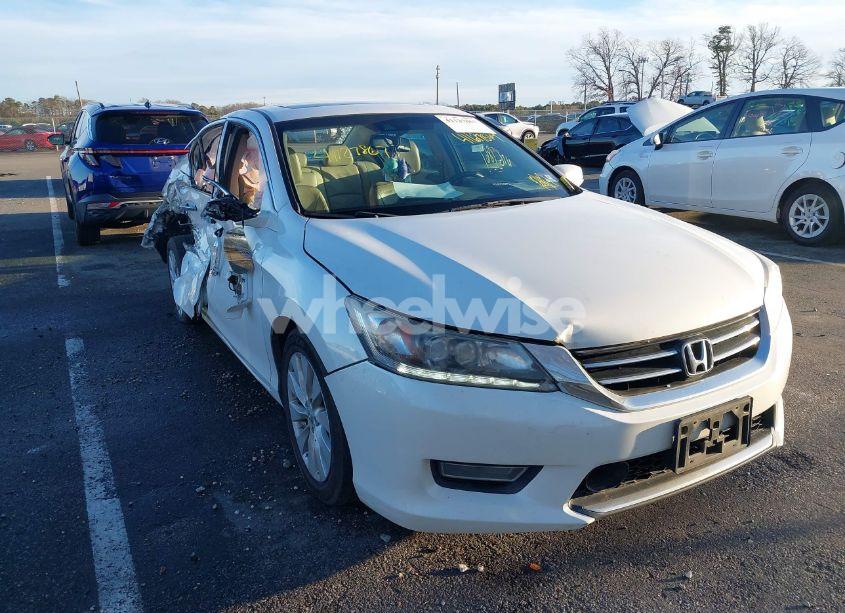 2013 Honda Accord TOURING (VIN 1HGCR3F99DA011591) main photo