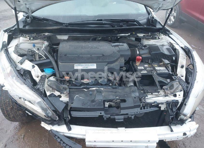 Photo 10 of 2015 Honda Accord TOURING (VIN 1HGCR3F99FA035537)
