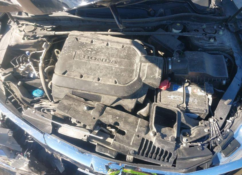 Photo 10 of 2017 Honda Accord TOURING V6 (VIN 1HGCR3F99HA023942)