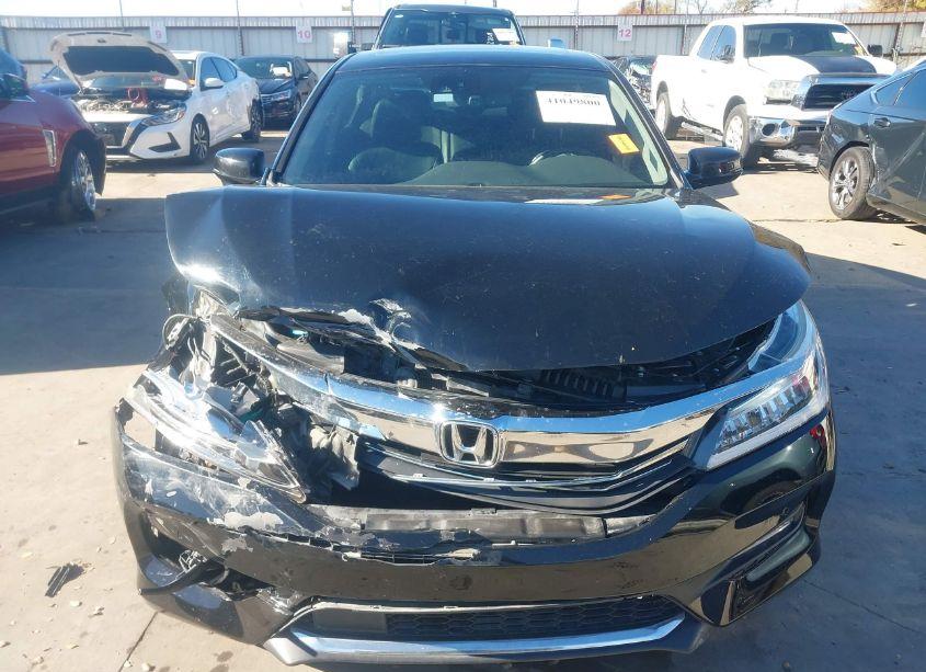 Photo 6 of 2017 Honda Accord TOURING V6 (VIN 1HGCR3F99HA023942)