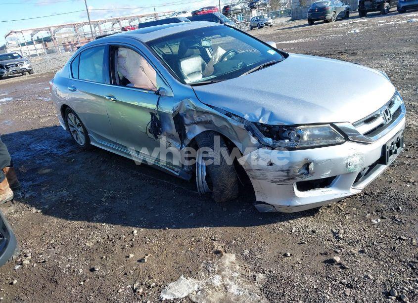 2013 Honda Accord TOURING (VIN 1HGCR3F9XDA020140) main photo