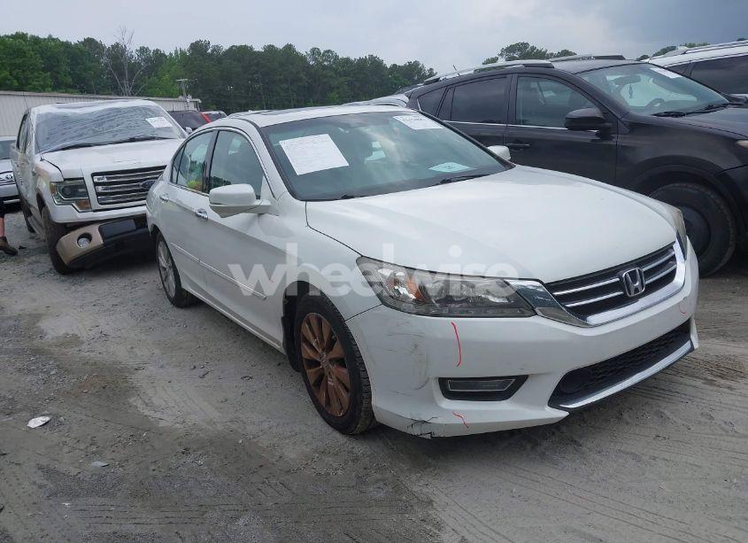 2013 Honda Accord TOURING (VIN 1HGCR3F9XDA032241) main photo