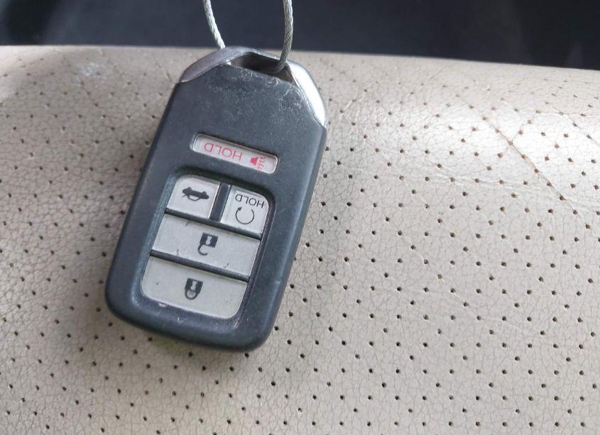 Photo 11 of 2016 Honda Accord TOURING (VIN 1HGCR3F9XGA005917)