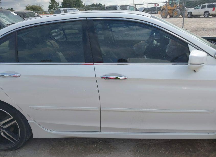 Photo 14 of 2016 Honda Accord TOURING (VIN 1HGCR3F9XGA005917)