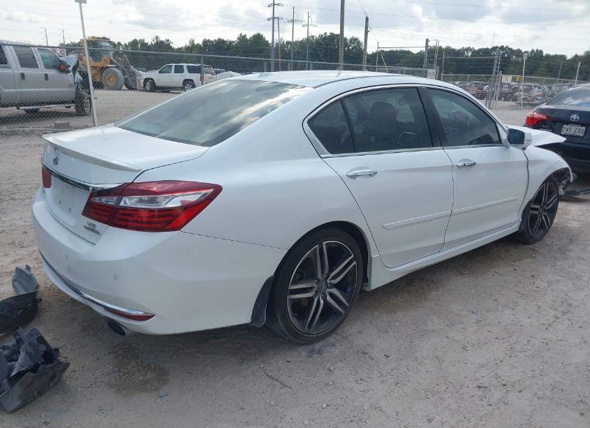 Photo 4 of 2016 Honda Accord TOURING (VIN 1HGCR3F9XGA005917)