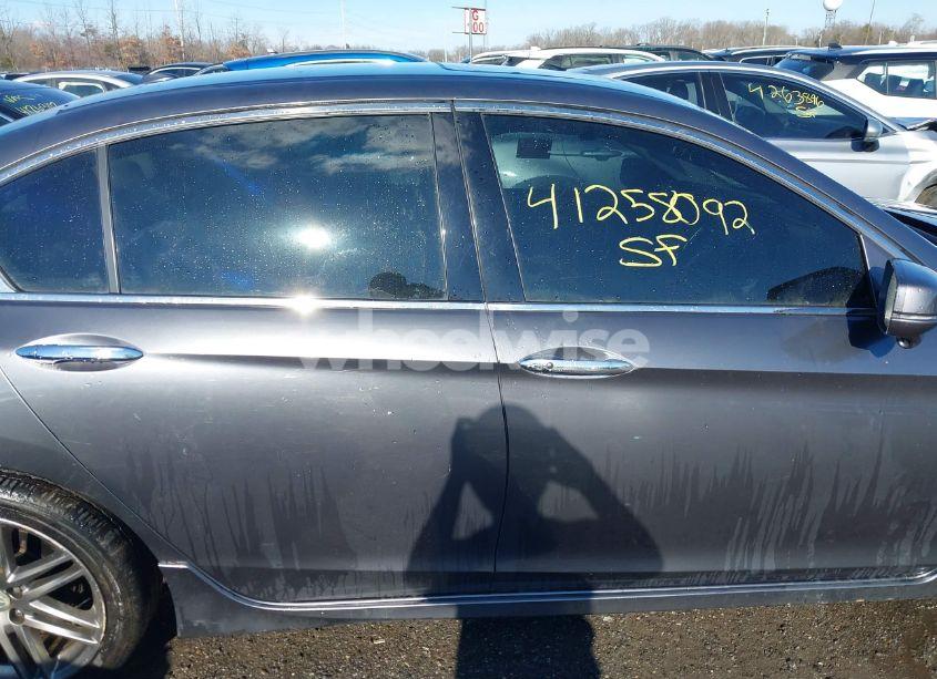 Photo 14 of 2016 Honda Accord TOURING (VIN 1HGCR3F9XGA018943)