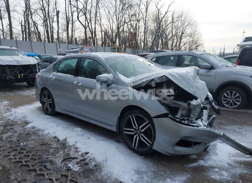2016 Honda Accord TOURING (VIN 1HGCR3F9XGA023270) main photo