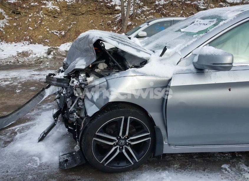 Photo 18 of 2016 Honda Accord TOURING (VIN 1HGCR3F9XGA023270)