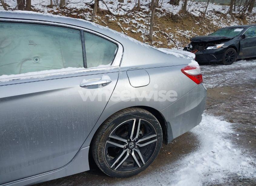 Photo 19 of 2016 Honda Accord TOURING (VIN 1HGCR3F9XGA023270)